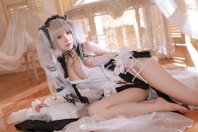 碧蓝航线可畏礼服cosplay 可畏梳妆中的大小姐cos