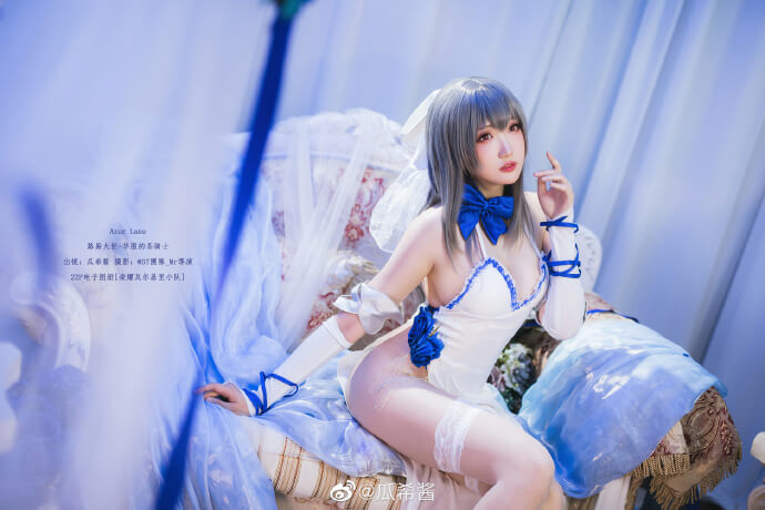 碧蓝航线路易九世「华服的圣骑士」cos，路易九世礼服cosplay