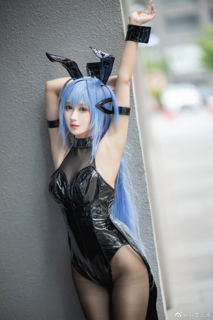 碧蓝航线新泽西(花园) cos 碧蓝航线花园黑丝美腿兔女郎cosplay