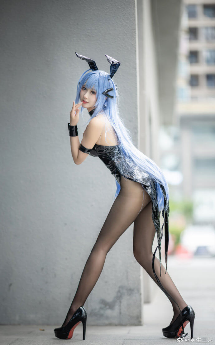 碧蓝航线新泽西(花园) cos 碧蓝航线花园黑丝美腿兔女郎cosplay