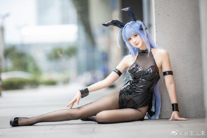 碧蓝航线新泽西(花园) cos 碧蓝航线花园黑丝美腿兔女郎cosplay