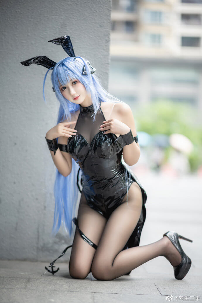 碧蓝航线新泽西(花园) cos 碧蓝航线花园黑丝美腿兔女郎cosplay