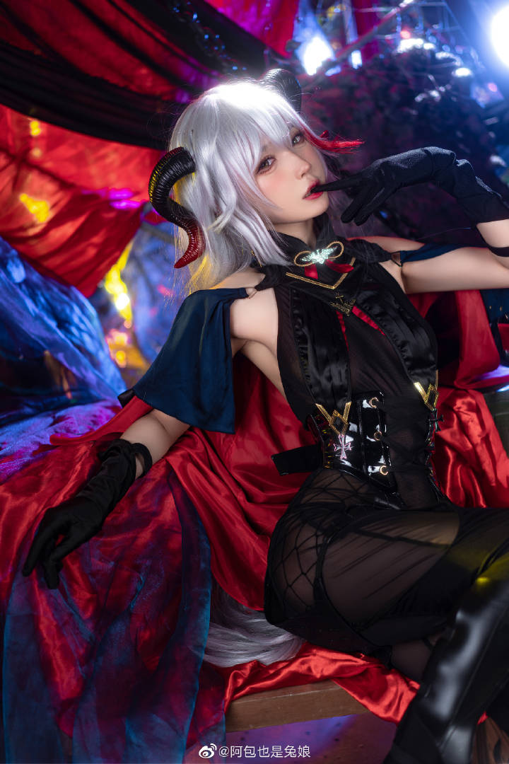 《碧蓝航线》埃吉尔cosplay,“指挥官,想要我为你驱使海浪吗?