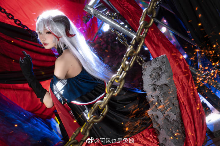 《碧蓝航线》埃吉尔cosplay,“指挥官,想要我为你驱使海浪吗?