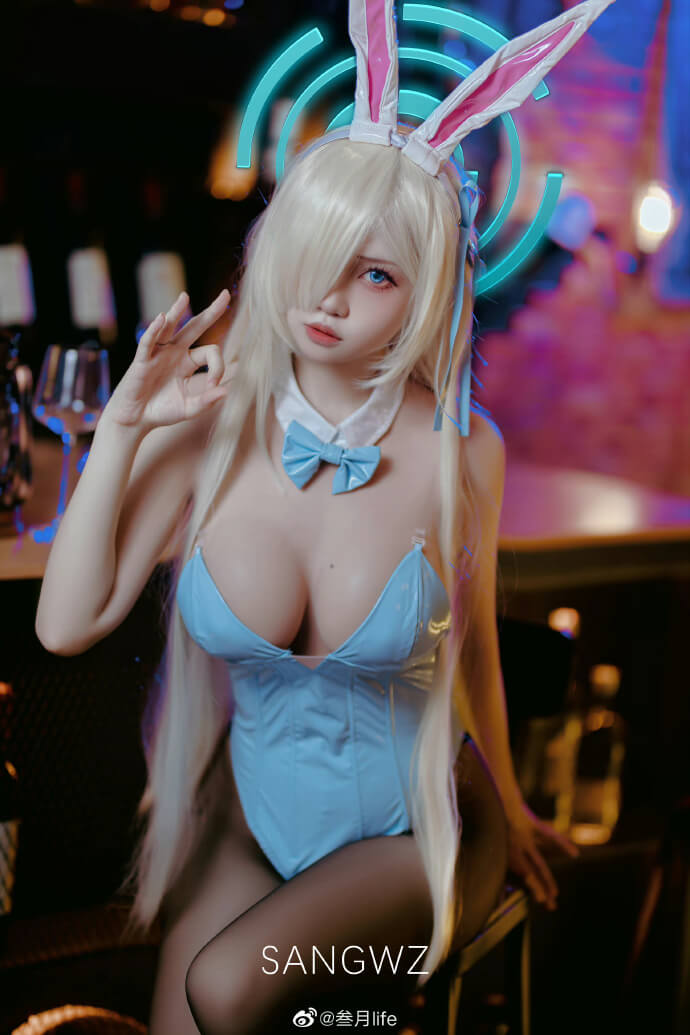 《碧蓝档案》一之濑明日奈黑丝兔女郎cos,cn洛桑w伊梓