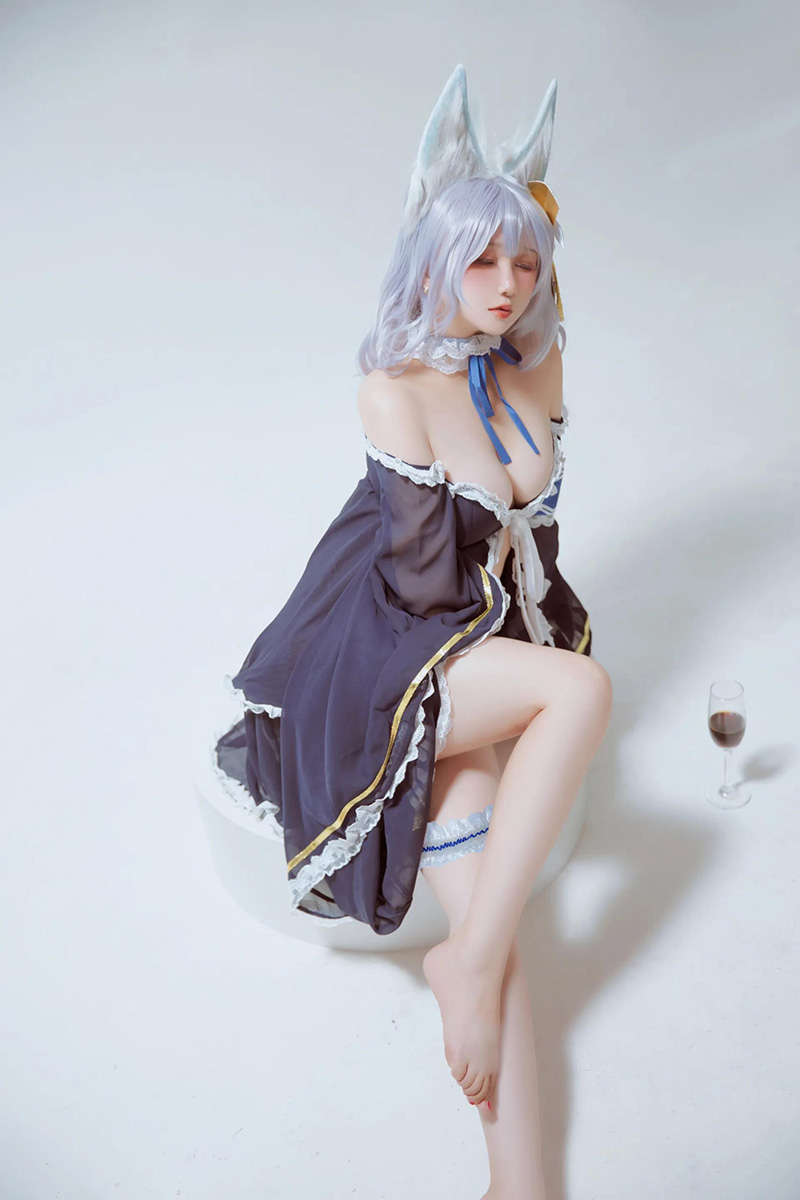 《碧蓝航线》信浓同人睡衣cosplay 犹如见到真人手办了
