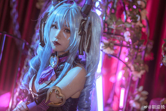 二次元cosplay:初音未来小恶魔cos
