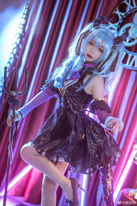 二次元cosplay:初音未来小恶魔cos