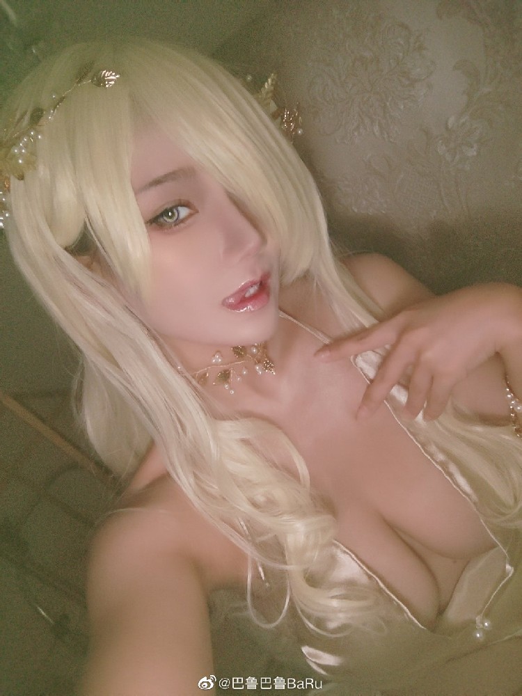 《碧蓝航线》内华达礼服「华贵的盛宴」cosplay
