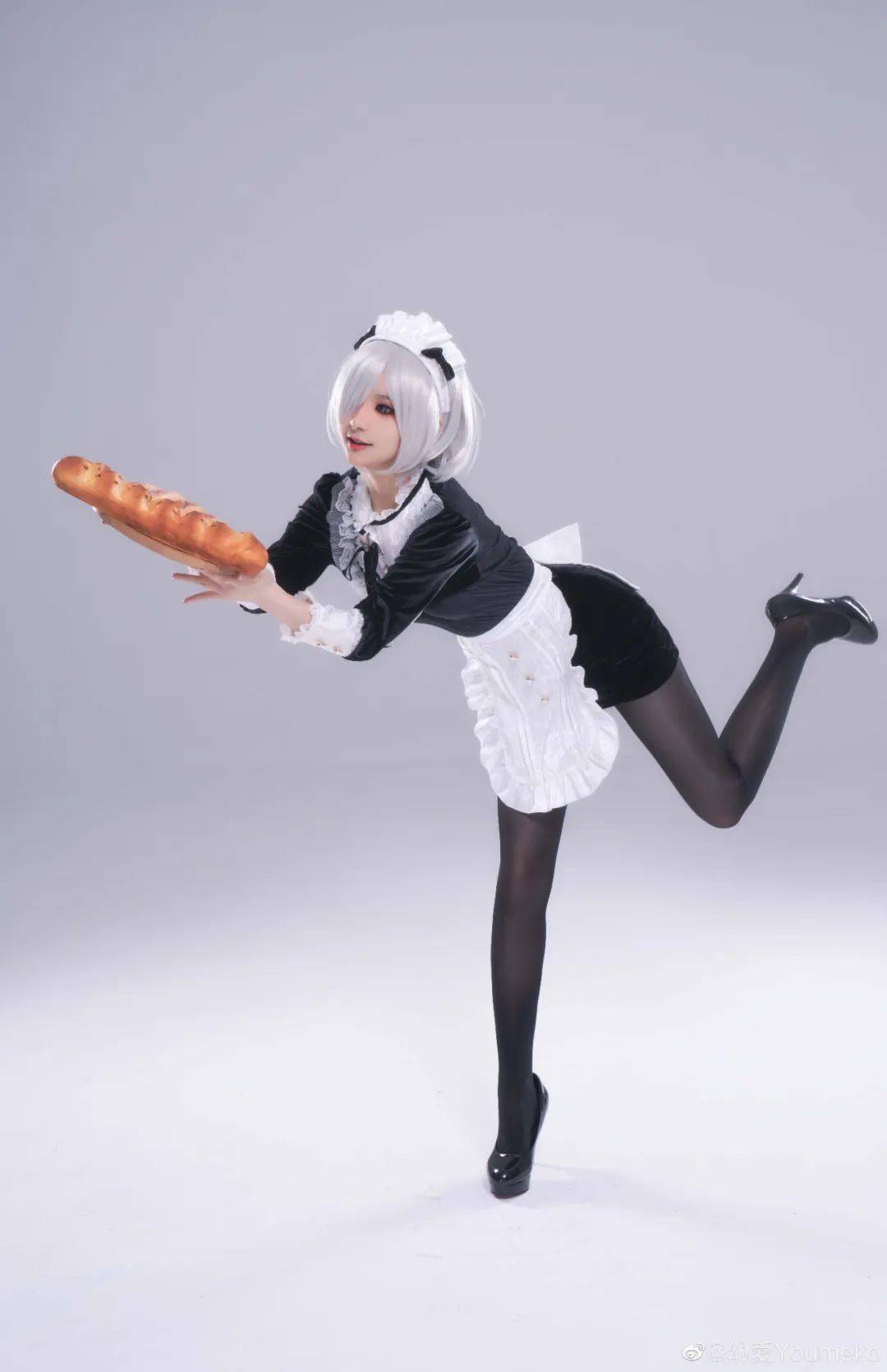 《尼尔：机械纪元》2B Cosplay 丝绒女仆!