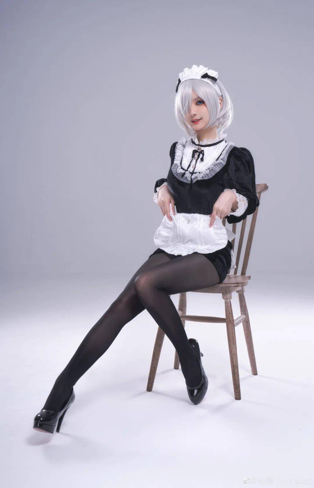 《尼尔：机械纪元》2B Cosplay 丝绒女仆!