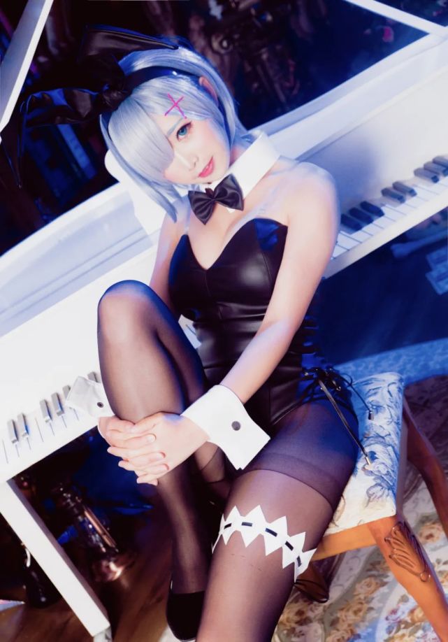 二次元Cosplay欣赏 - 从零开始·蕾姆·钢琴兔女郎cos