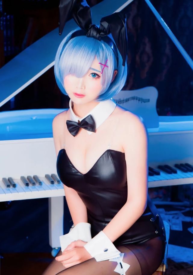 二次元Cosplay欣赏 - 从零开始·蕾姆·钢琴兔女郎cos