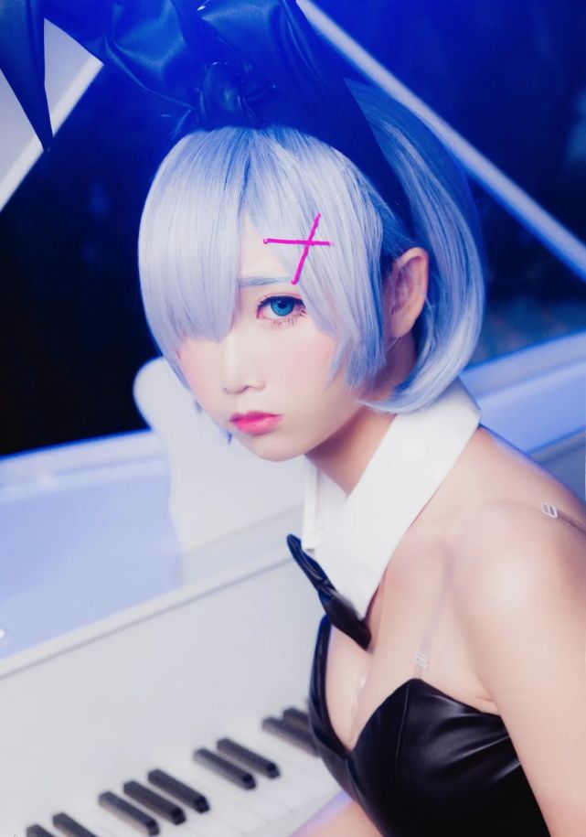 二次元Cosplay欣赏 - 从零开始·蕾姆·钢琴兔女郎cos
