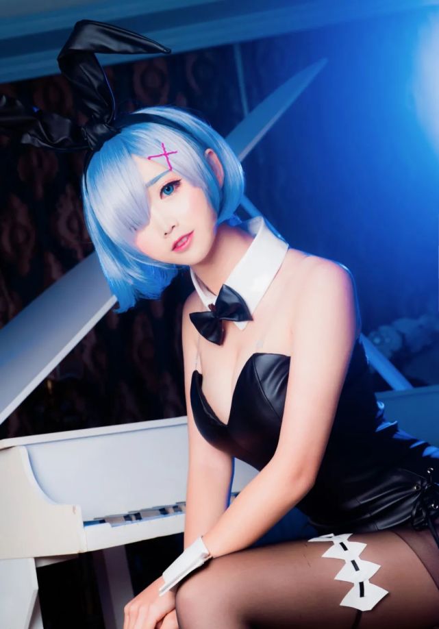 二次元Cosplay欣赏 - 从零开始·蕾姆·钢琴兔女郎cos
