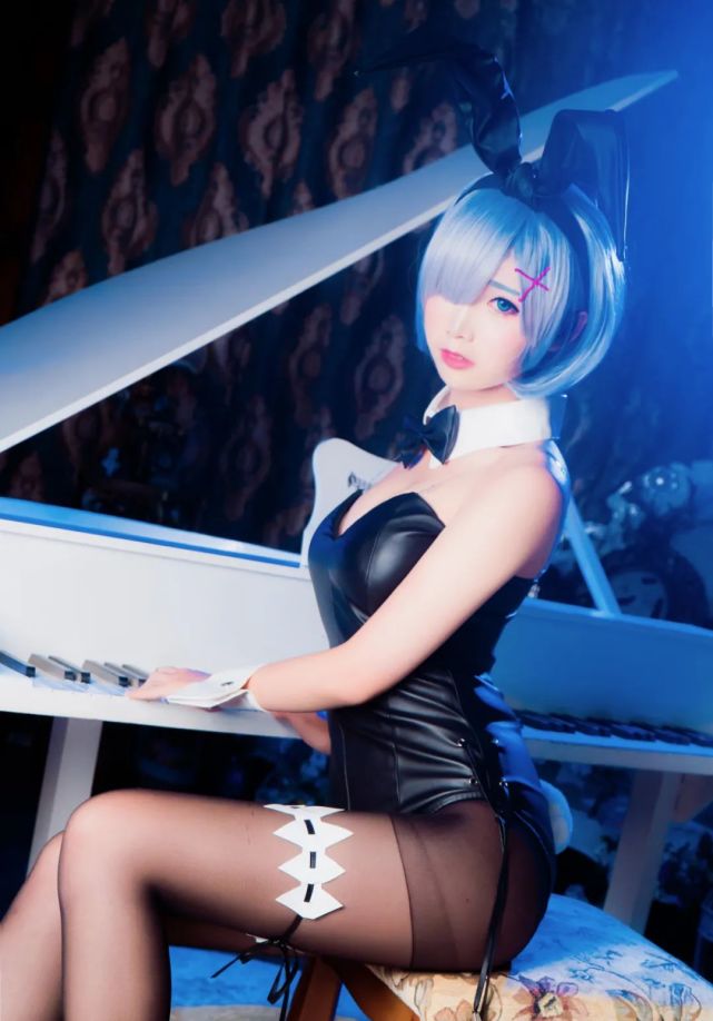 二次元Cosplay欣赏 - 从零开始·蕾姆·钢琴兔女郎cos