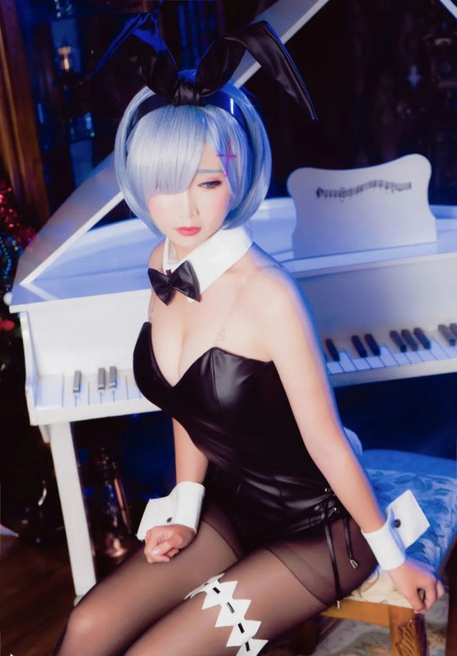 二次元Cosplay欣赏 - 从零开始·蕾姆·钢琴兔女郎cos