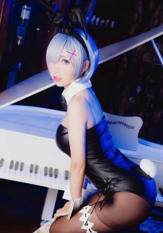 二次元Cosplay欣赏 - 从零开始·蕾姆·钢琴兔女郎cos