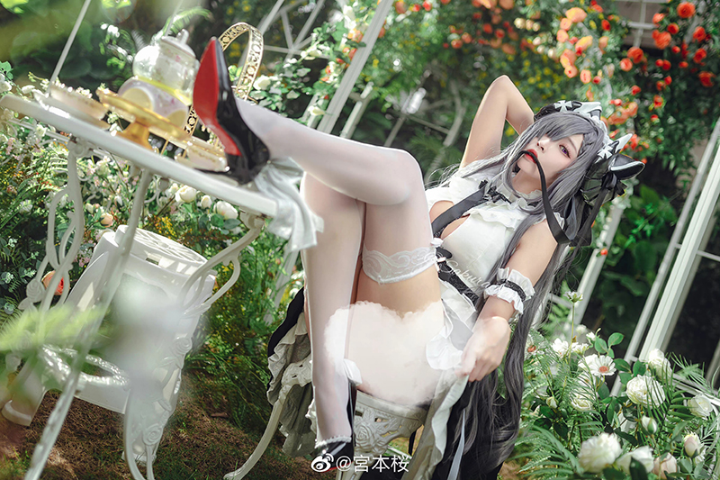 《碧蓝航线》奥古斯特·冯·帕塞瓦尔换装「女仆魔女」cos