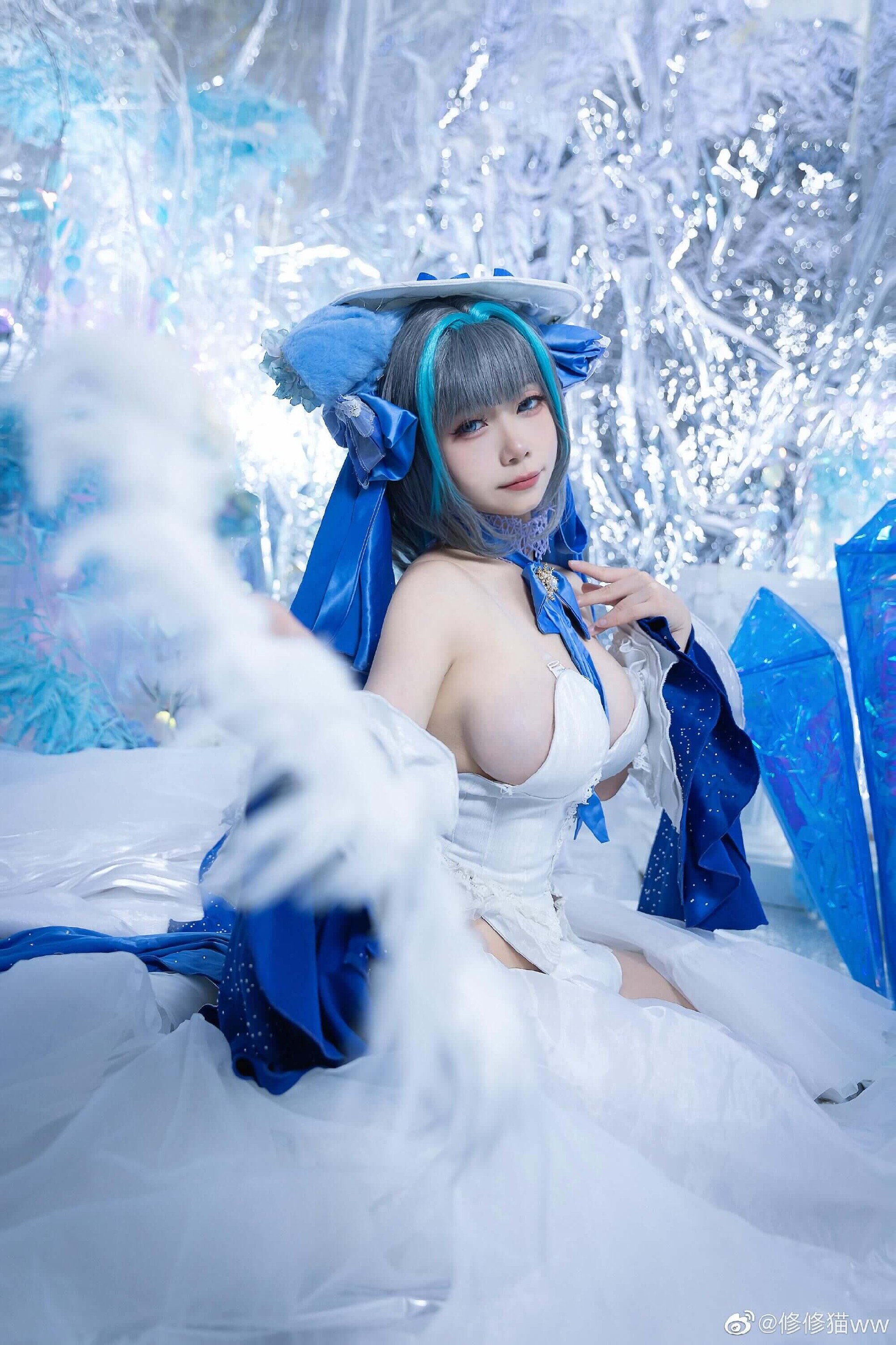 《碧蓝航线》柴郡换装「冰雪公主」cos@修修猫ww