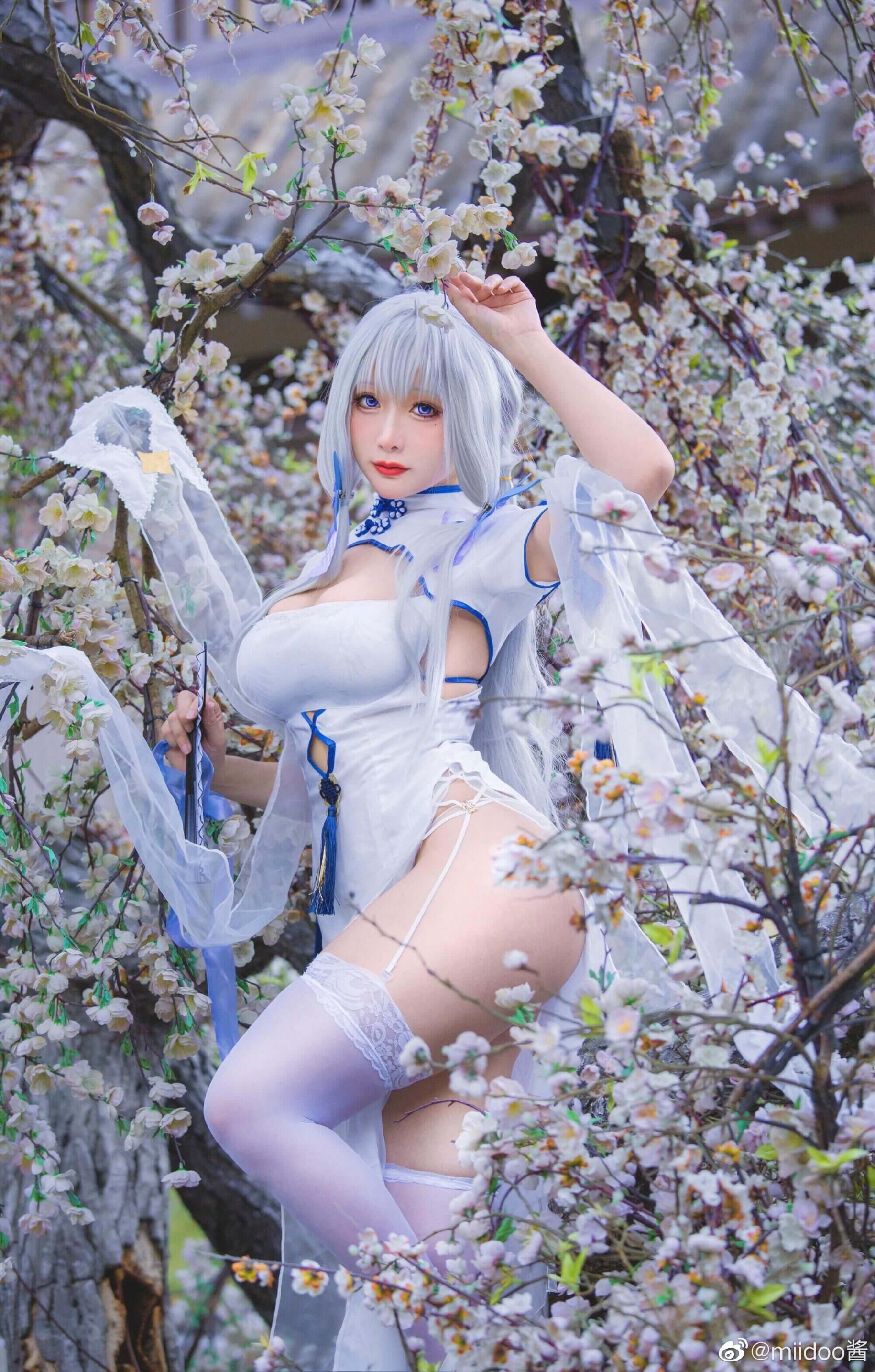 cos《碧蓝航线》光辉旗袍换装「钟情春日」cosplay