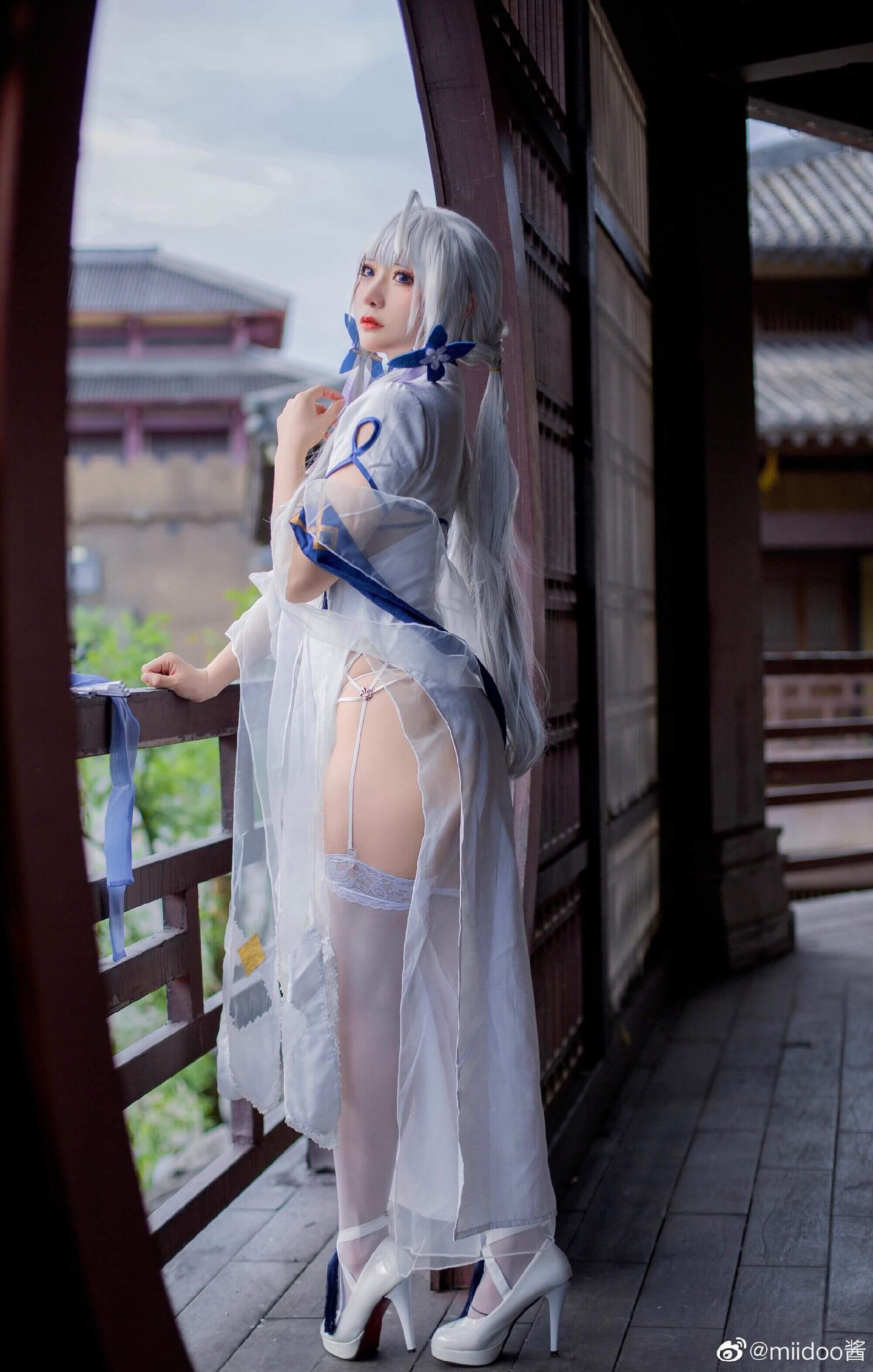 cos《碧蓝航线》光辉旗袍换装「钟情春日」cosplay