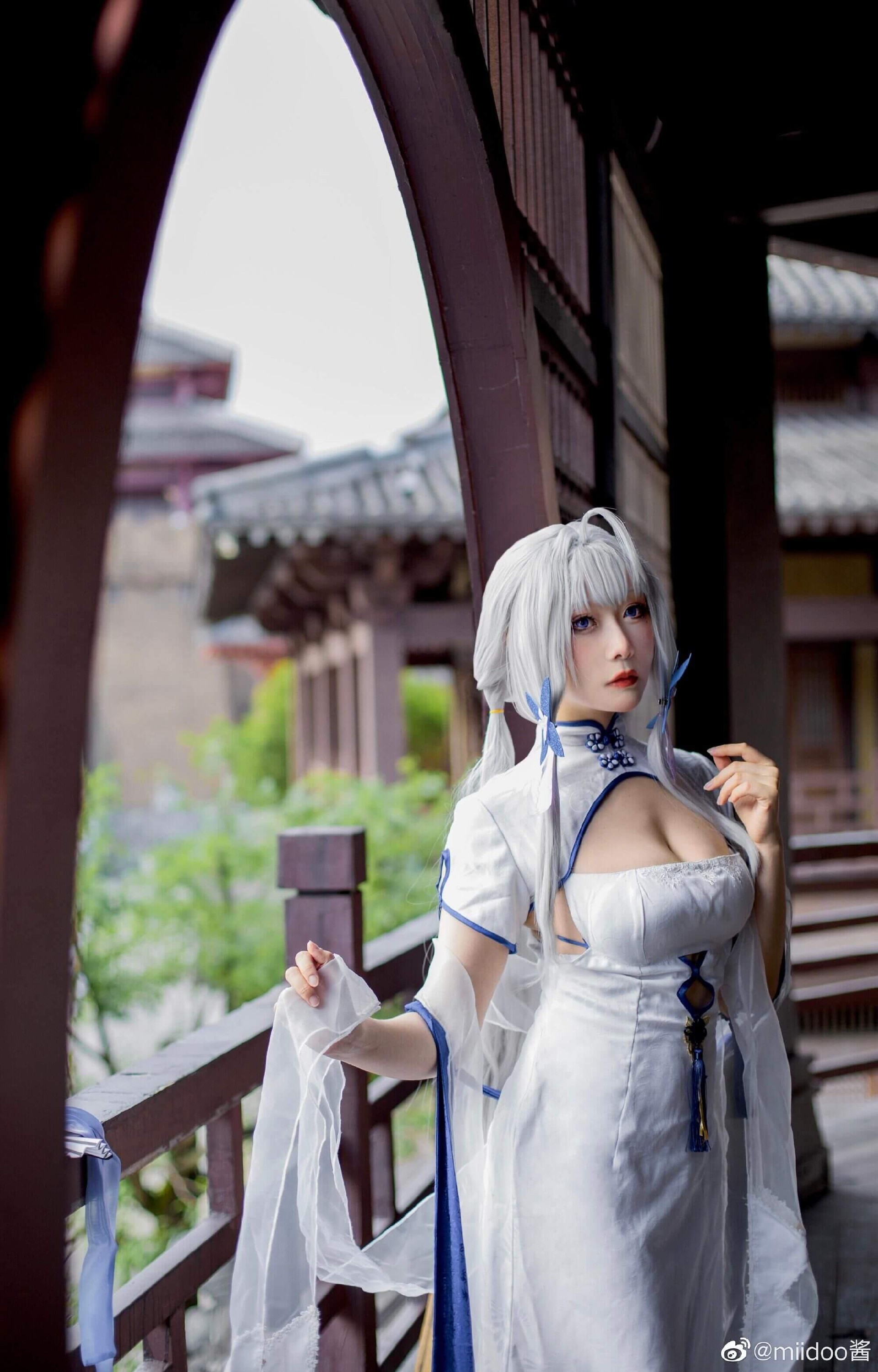 cos《碧蓝航线》光辉旗袍换装「钟情春日」cosplay