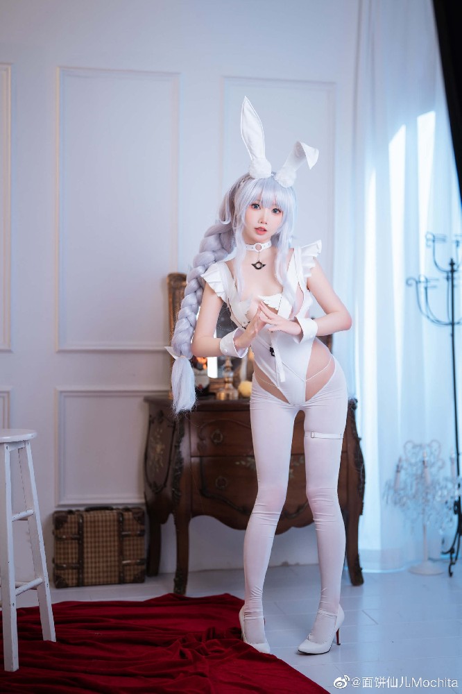 COS《碧蓝航线 》恶毒兔女郎 懒懒的白兔@面饼仙儿Mochita