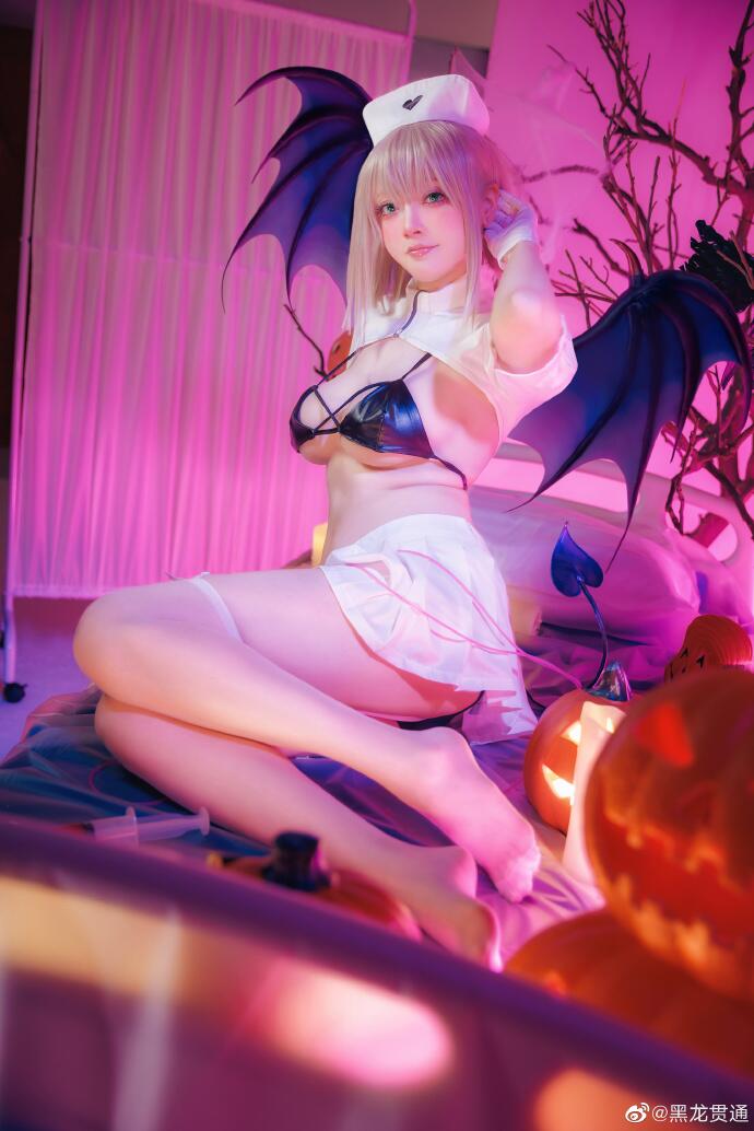 游戏《碧蓝航线》曼彻斯特的白衣“恶魔”的狂欢夜cosplay