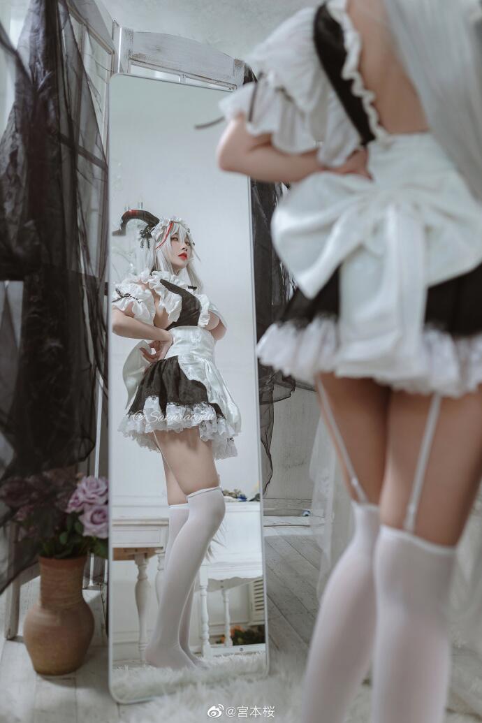 游戏《碧蓝航线》埃吉尔港区的龙女仆cosplay