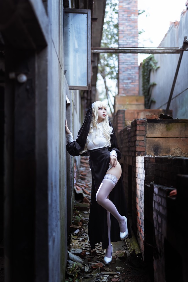 修女cosplay与其向神祷告不如向我忏悔