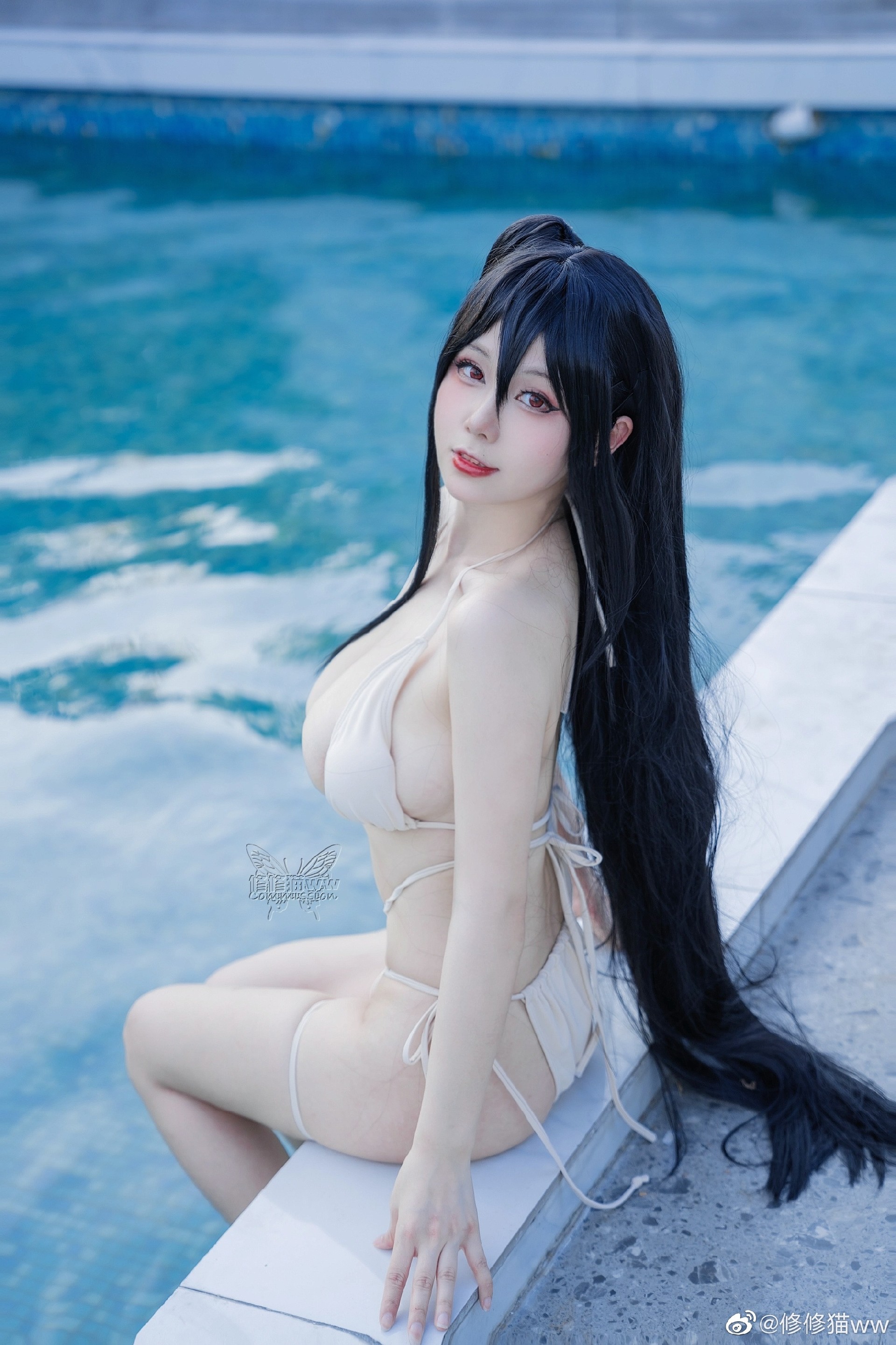 游戏《碧蓝航线》大凤泳装cosplay
