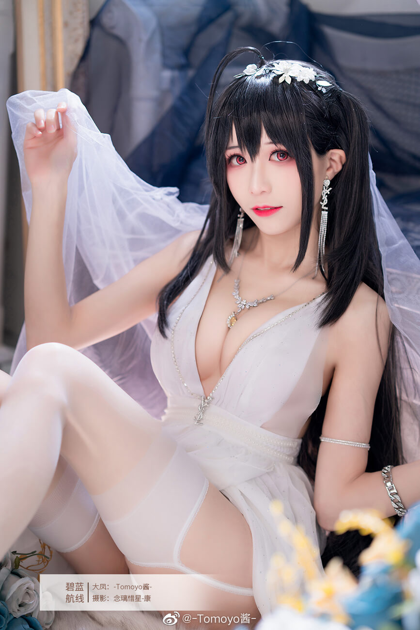 游戏《碧蓝航线》大凤婚纱cosplay