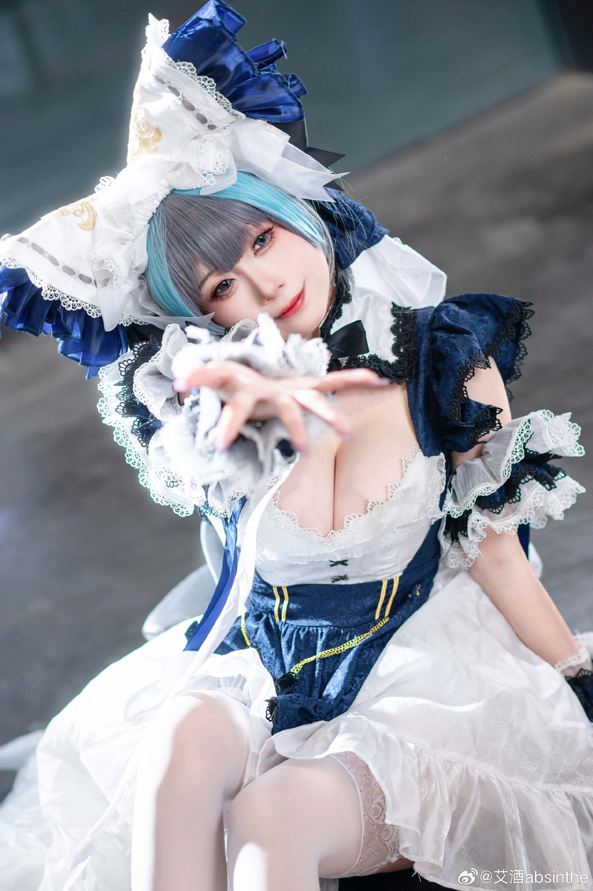 碧蓝航线重巡柴郡原女仆装cosplay