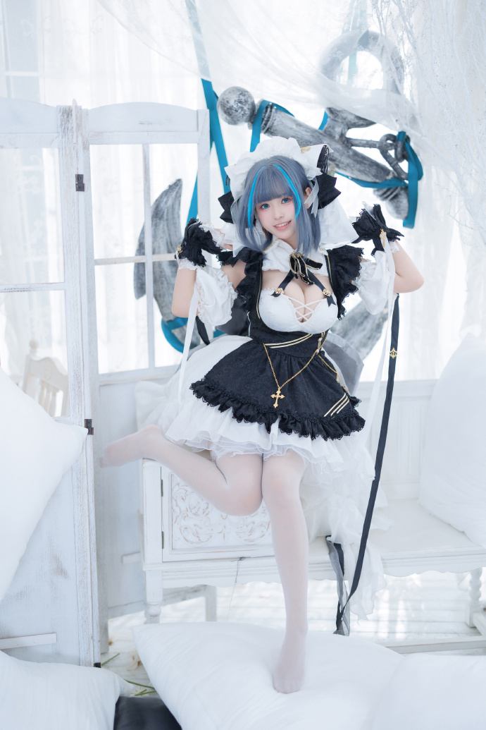 碧蓝航线玛莉萝丝与柴郡白丝如雪糕cosplay