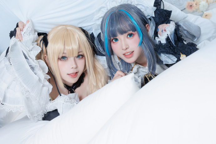 碧蓝航线玛莉萝丝与柴郡白丝如雪糕cosplay