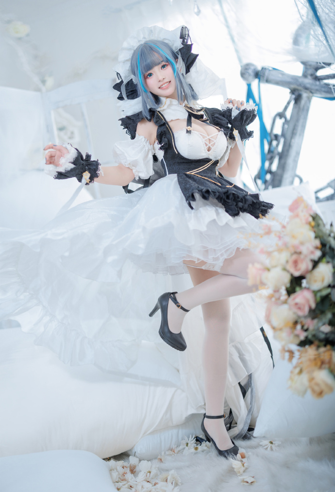 碧蓝航线玛莉萝丝与柴郡白丝如雪糕cosplay