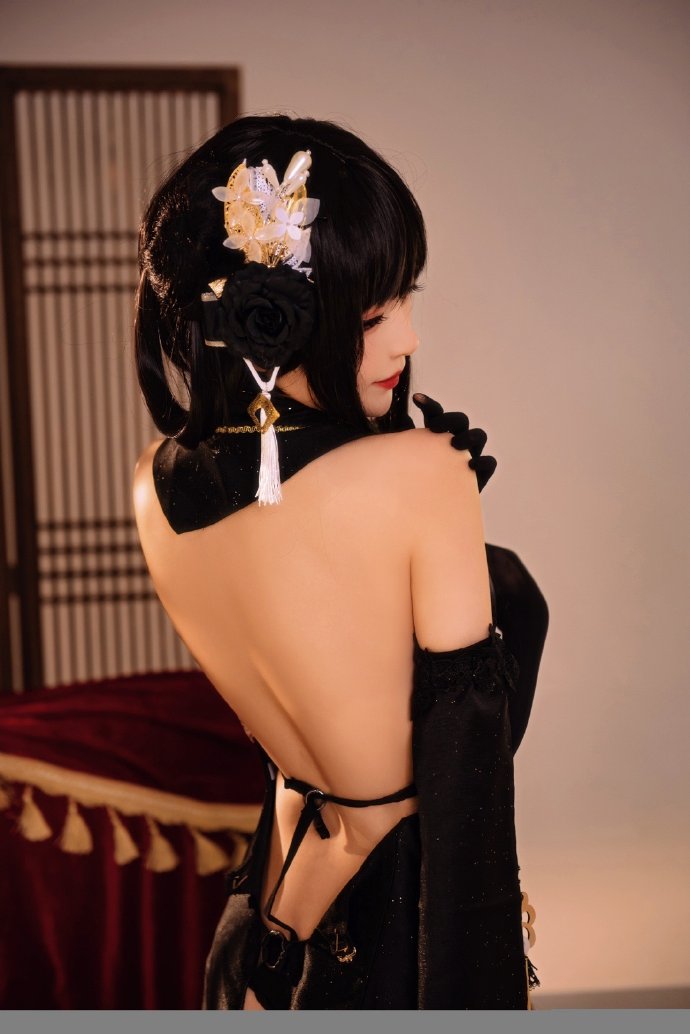 碧蓝航线镇海奇奢华苑cosplay