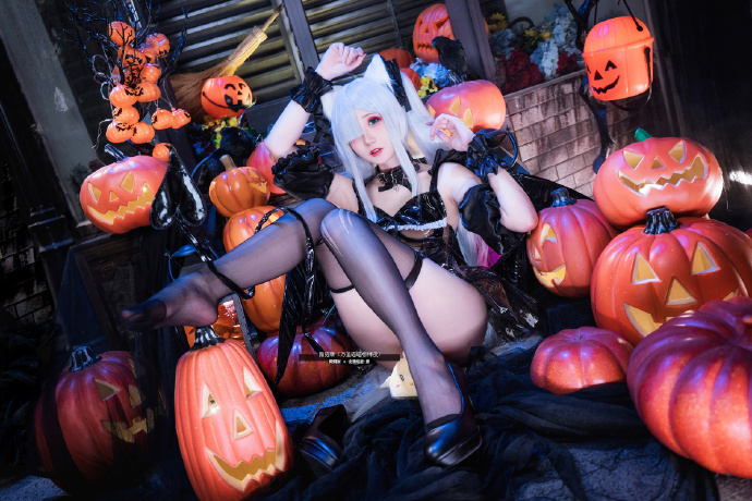 碧蓝航线雅努斯万圣喵喵惊悚夜cosplay