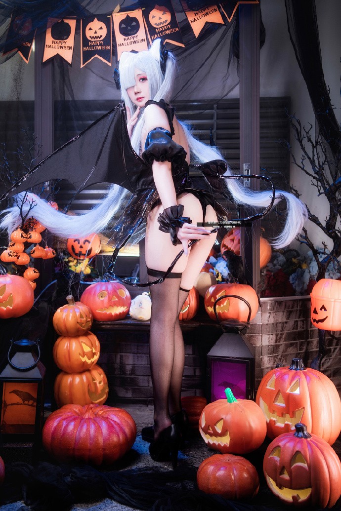 碧蓝航线雅努斯万圣喵喵惊悚夜cosplay