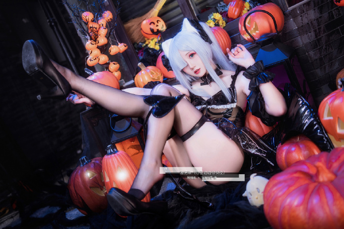 碧蓝航线雅努斯万圣喵喵惊悚夜cosplay