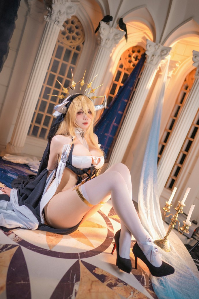 手游《碧蓝航线》皇家海军装甲空母怨仇cosplay