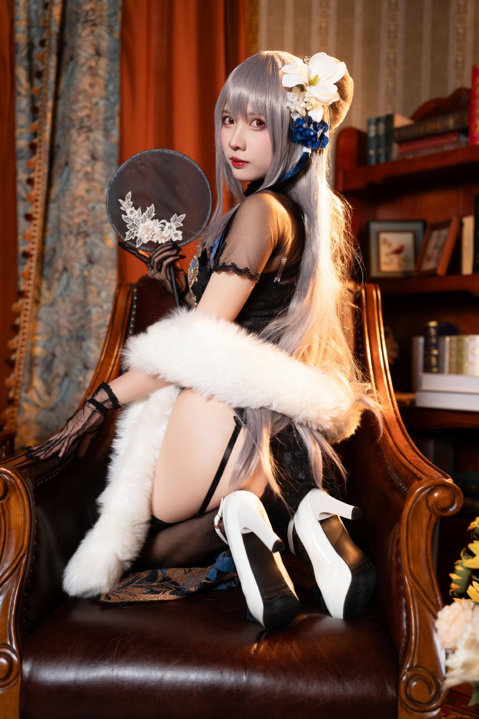 游戏《碧蓝航线》路易九世换装「瑰丽的执勤人」cosplay-ACG宅月季