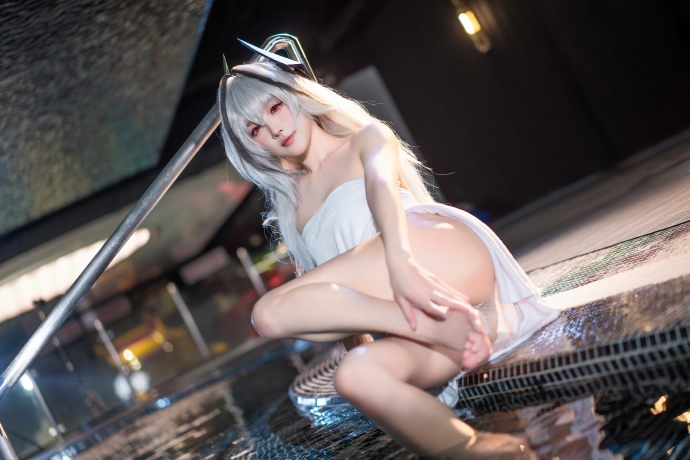 游戏《碧蓝航线》重巡洋舰—库尔斯克换装「雾中雪狼」cosplay-ACG宅月季