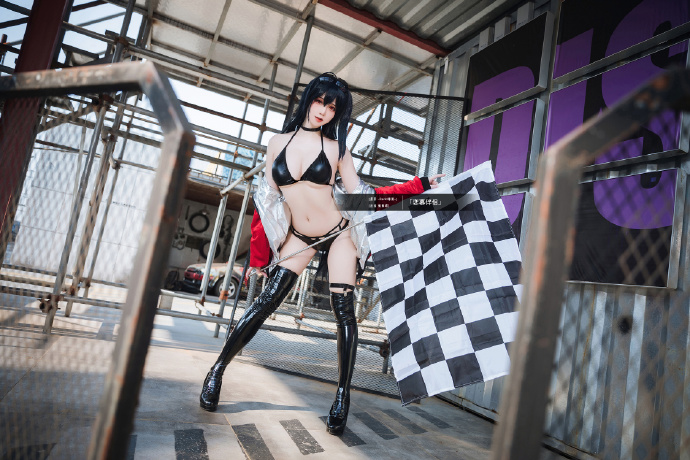 《碧蓝航线》大凤换装「恋慕伴侣」cosplay