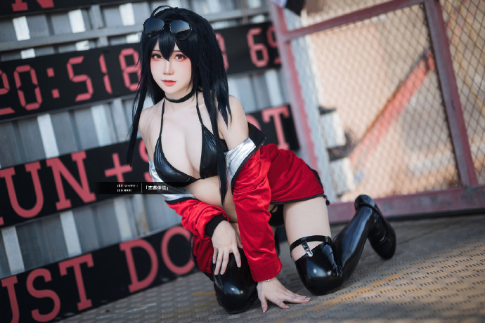 《碧蓝航线》大凤换装「恋慕伴侣」cosplay